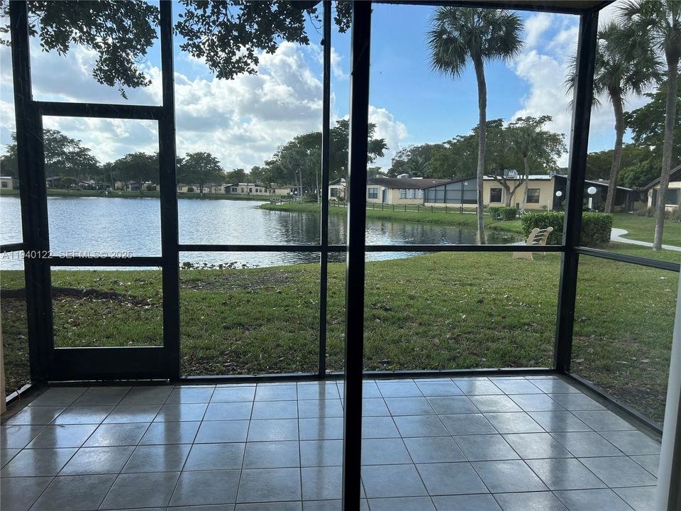 В аренду: $2,200 (2 спален, 2 ванн, 1015 Квадратных фут)