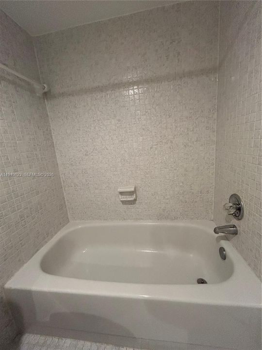 В аренду: $2,200 (2 спален, 2 ванн, 1015 Квадратных фут)