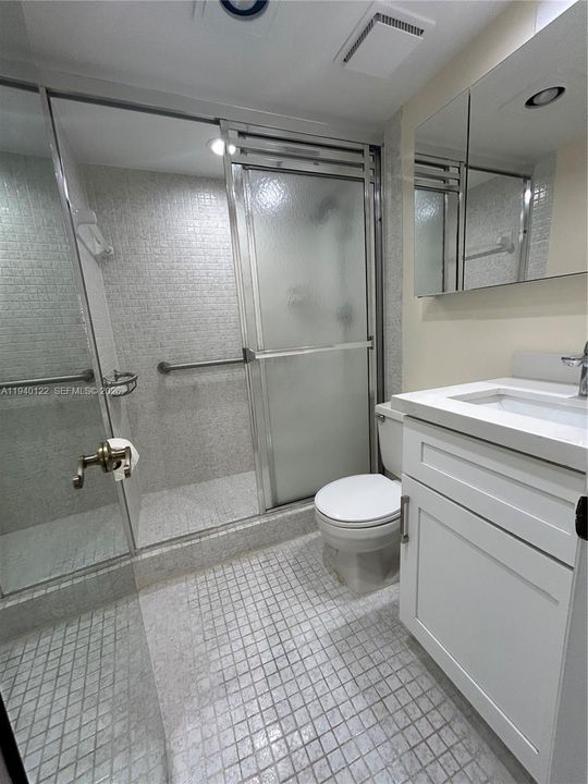 В аренду: $2,200 (2 спален, 2 ванн, 1015 Квадратных фут)