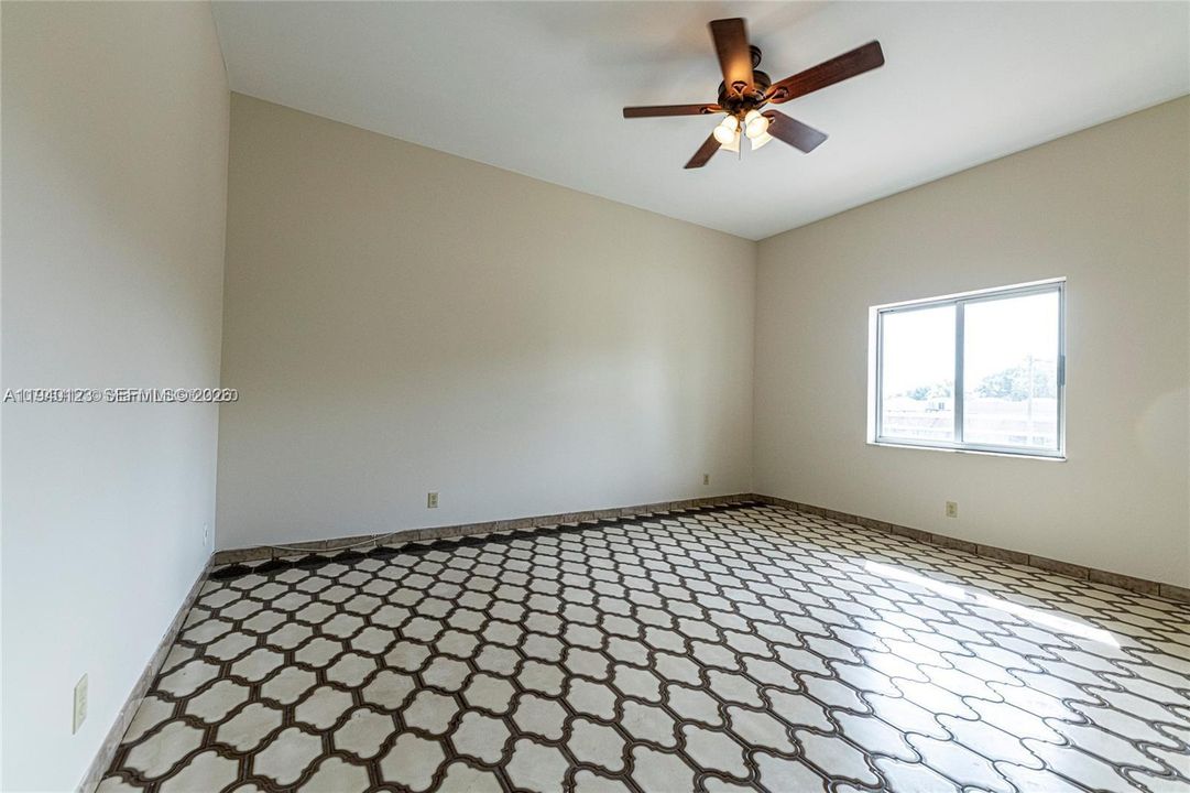 В аренду: $5,000 (3 спален, 2 ванн, 44156 Квадратных фут)