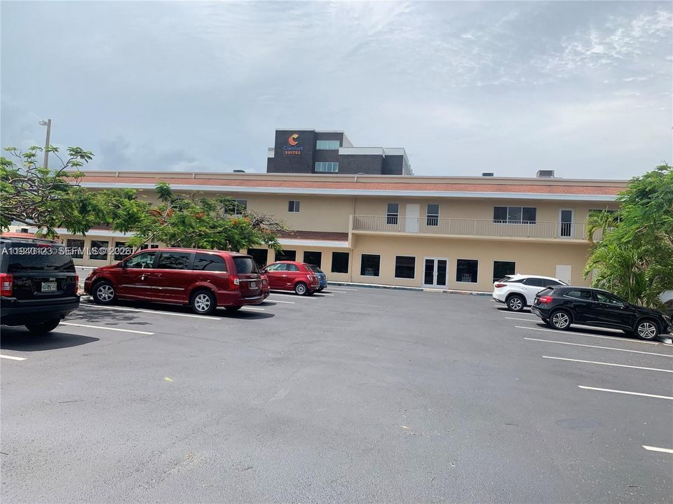 В аренду: $5,000 (3 спален, 2 ванн, 44156 Квадратных фут)