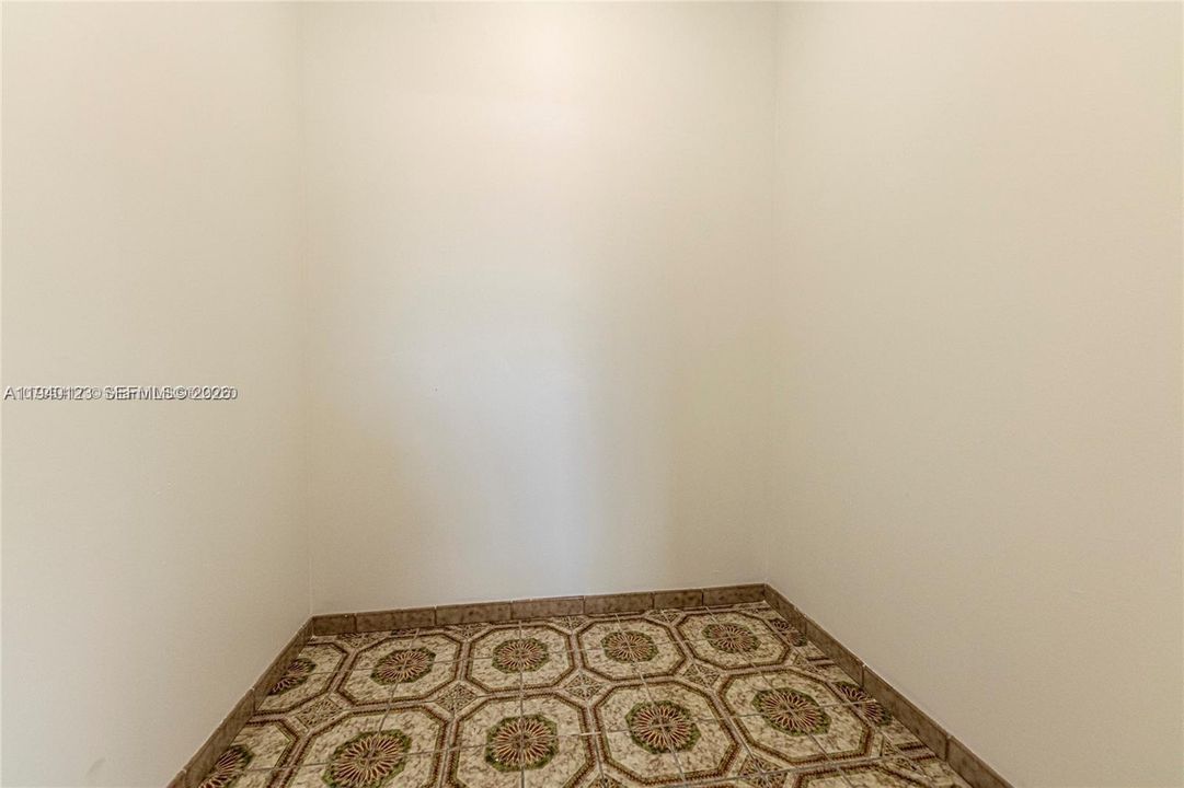 В аренду: $5,000 (3 спален, 2 ванн, 44156 Квадратных фут)