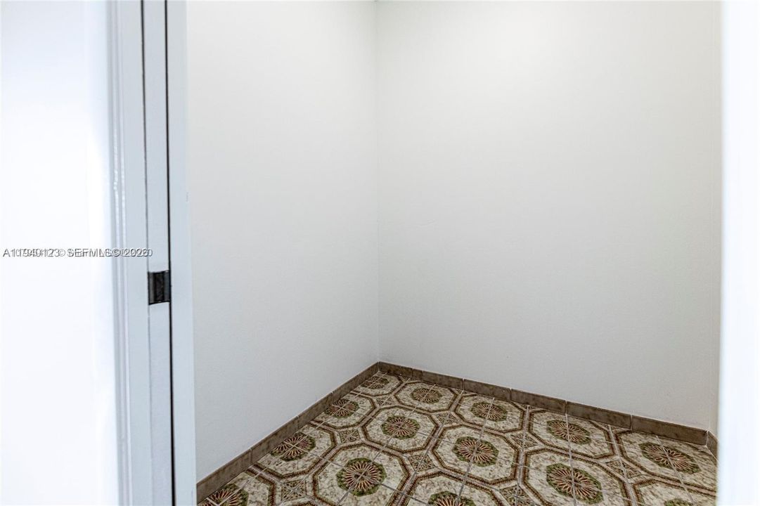 В аренду: $5,000 (3 спален, 2 ванн, 44156 Квадратных фут)