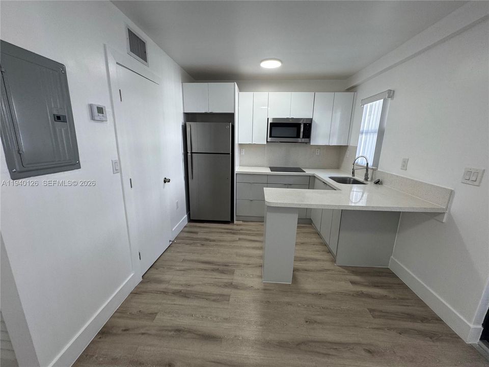 出租: $1,600 (1 贝兹, 1 浴室, 1000 平方英尺)