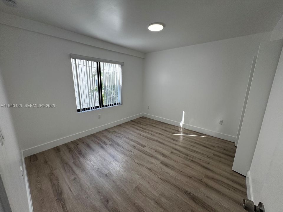 出租: $1,600 (1 贝兹, 1 浴室, 1000 平方英尺)