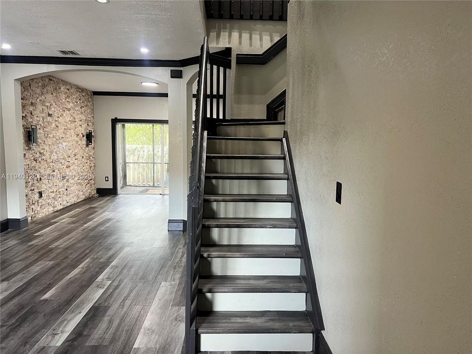 出租: $3,000 (3 贝兹, 2 浴室, 1462 平方英尺)