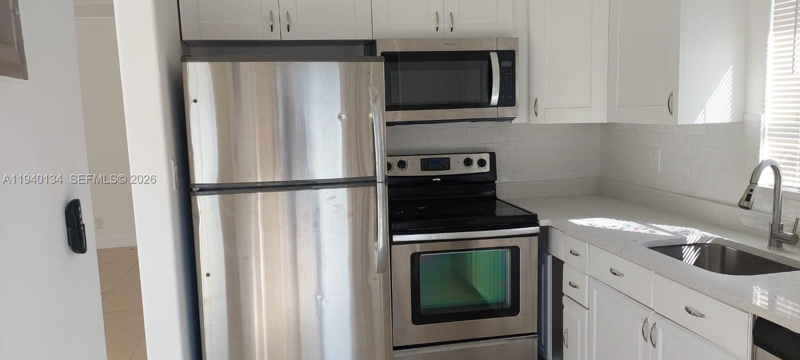 出租: $1,950 (2 贝兹, 2 浴室, 912 平方英尺)