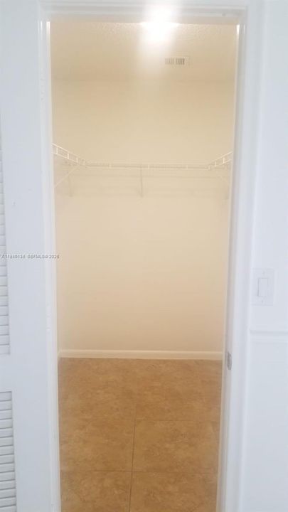 出租: $1,950 (2 贝兹, 2 浴室, 912 平方英尺)