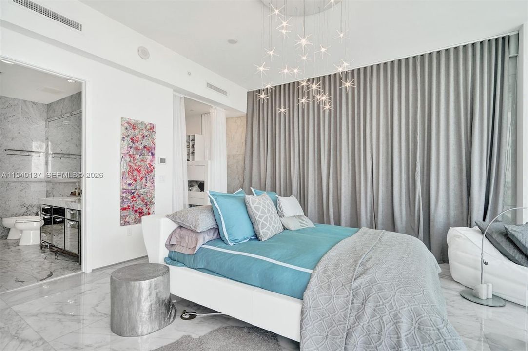 For Sale: $3,388,000 (2 beds, 3 baths, 2102 Square Feet)