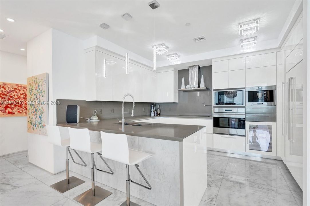 For Sale: $3,388,000 (2 beds, 3 baths, 2102 Square Feet)