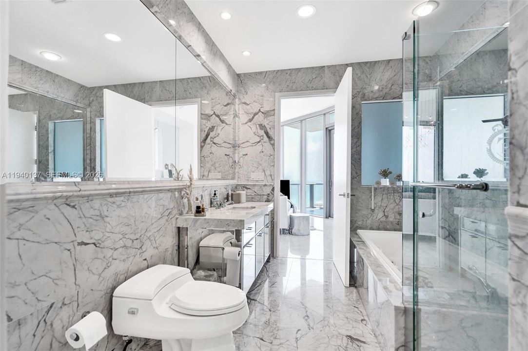 For Sale: $3,388,000 (2 beds, 3 baths, 2102 Square Feet)