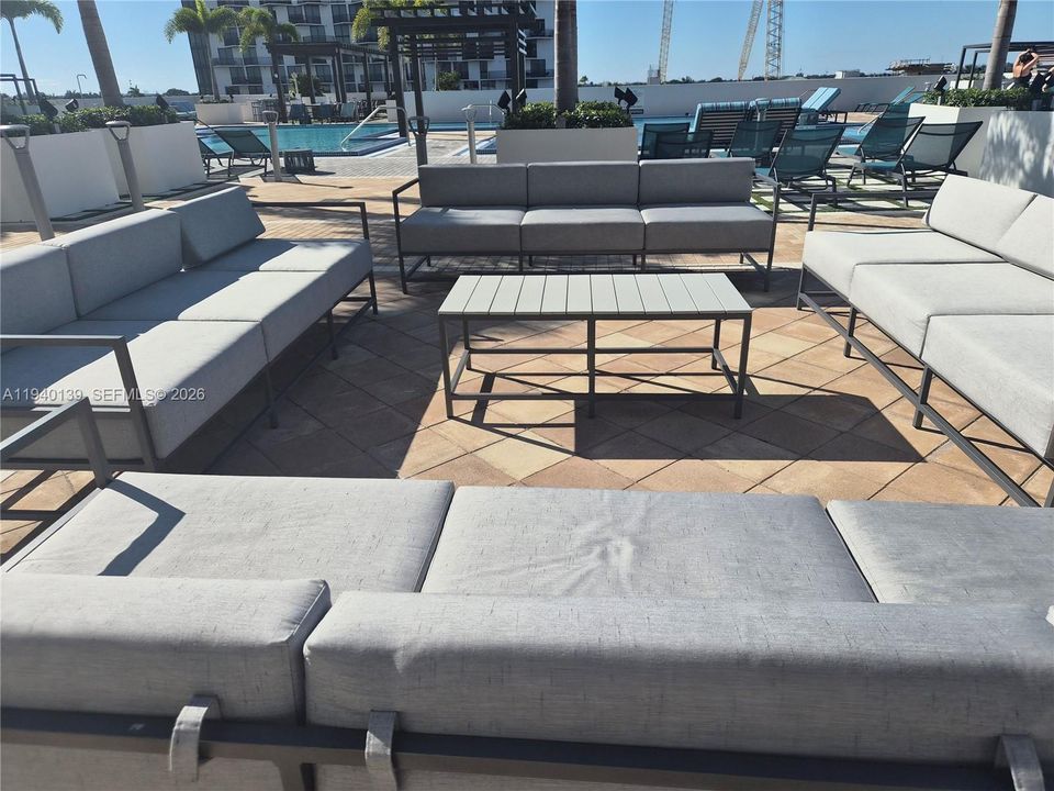 В аренду: $2,700 (1 спален, 1 ванн, 661 Квадратных фут)