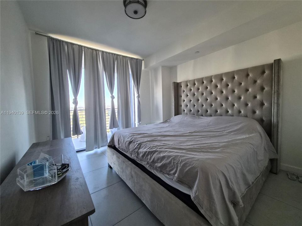 В аренду: $2,700 (1 спален, 1 ванн, 661 Квадратных фут)