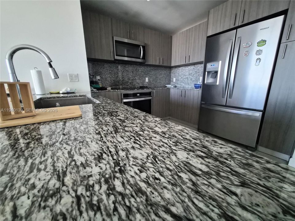 В аренду: $2,700 (1 спален, 1 ванн, 661 Квадратных фут)