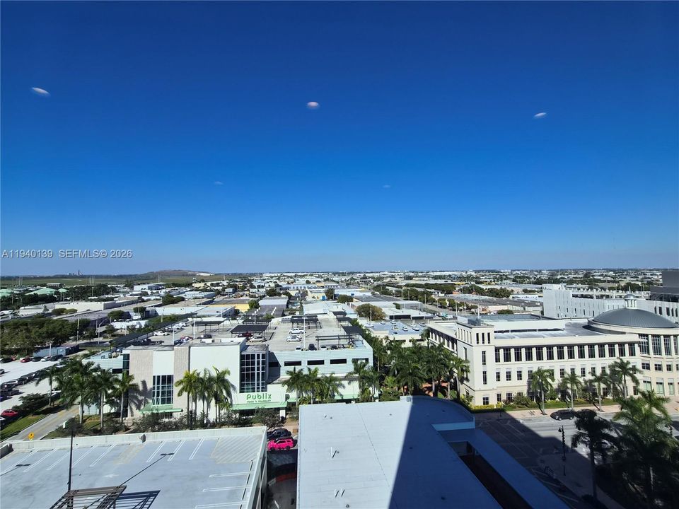 В аренду: $2,700 (1 спален, 1 ванн, 661 Квадратных фут)