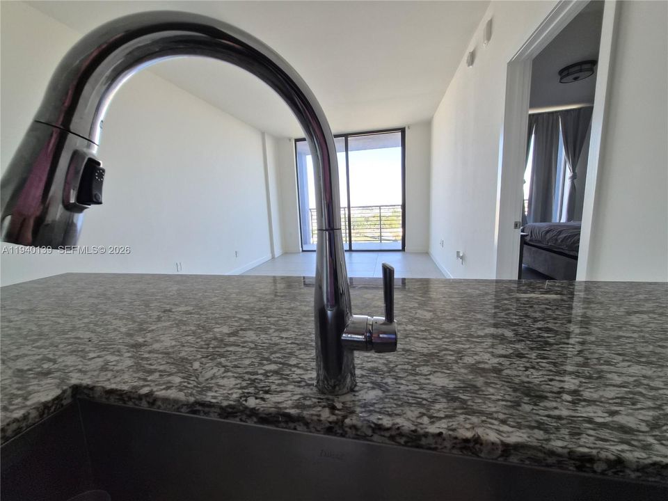 В аренду: $2,700 (1 спален, 1 ванн, 661 Квадратных фут)