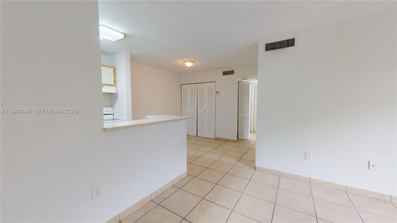 For Rent: $2,150 (2 beds, 2 baths, 896 Square Feet)