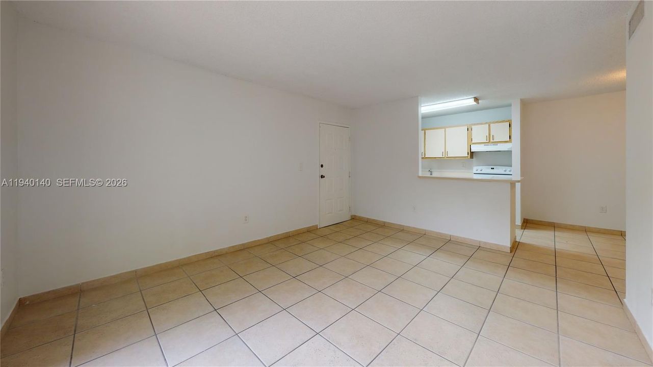 For Rent: $2,150 (2 beds, 2 baths, 896 Square Feet)