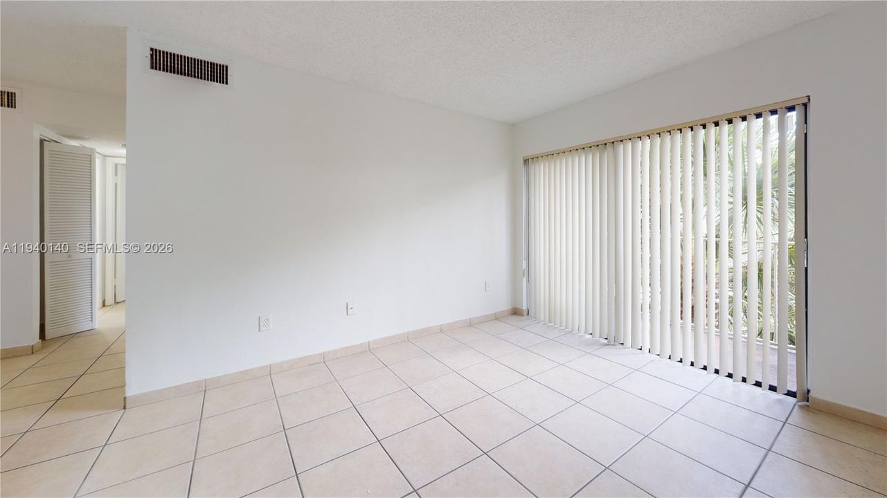For Rent: $2,150 (2 beds, 2 baths, 896 Square Feet)