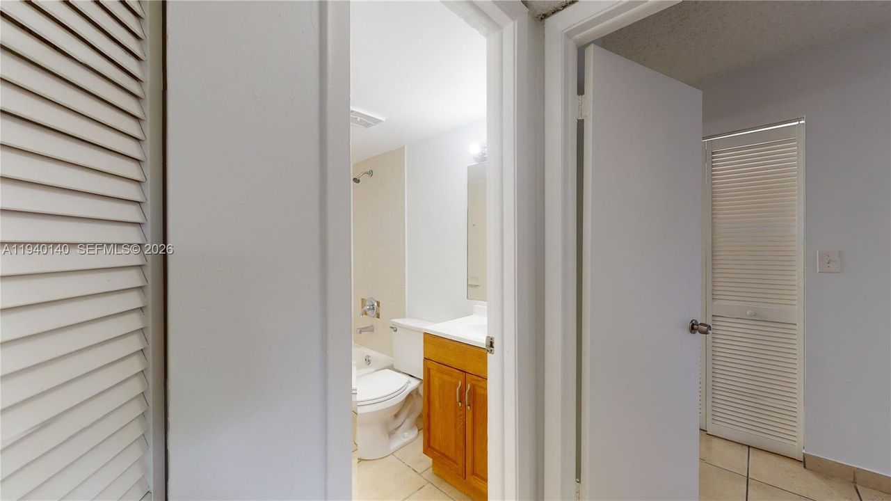 For Rent: $2,150 (2 beds, 2 baths, 896 Square Feet)