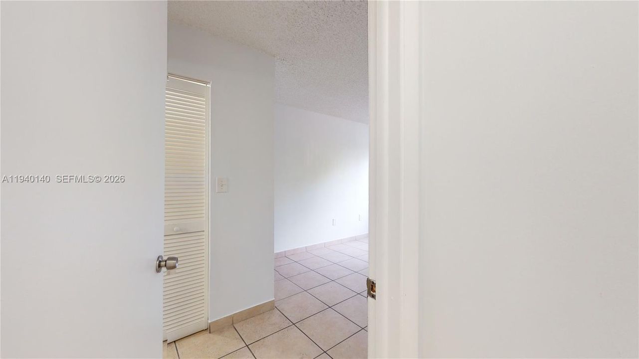 For Rent: $2,150 (2 beds, 2 baths, 896 Square Feet)