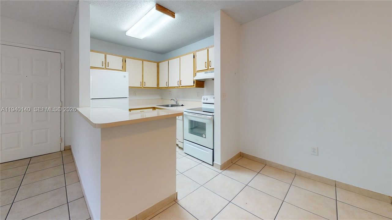 For Rent: $2,150 (2 beds, 2 baths, 896 Square Feet)