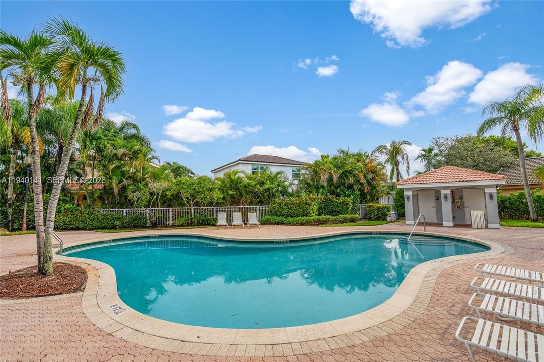 For Sale: $575,000 (3 beds, 2 baths, 1680 Square Feet)