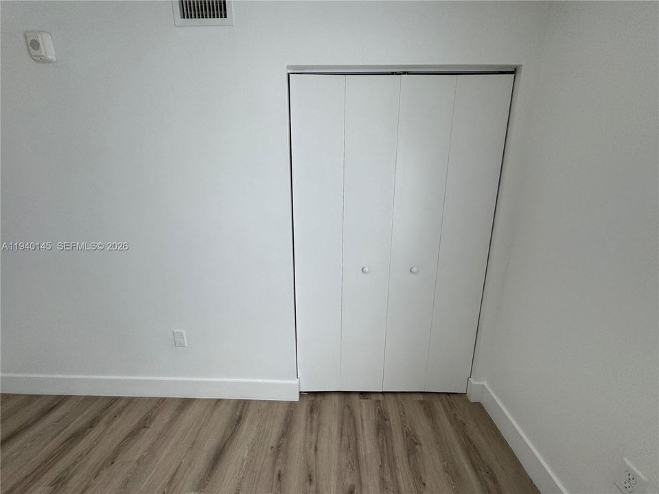 出租: $1,600 (1 贝兹, 1 浴室, 1000 平方英尺)