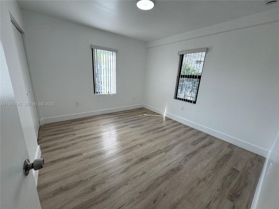 出租: $1,600 (1 贝兹, 1 浴室, 1000 平方英尺)