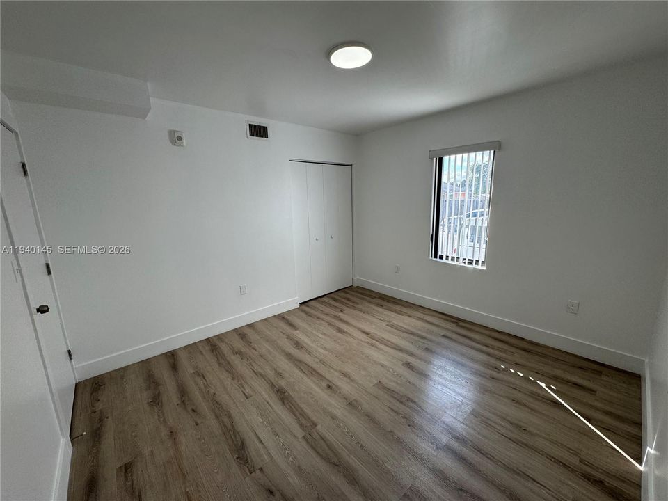 出租: $1,600 (1 贝兹, 1 浴室, 1000 平方英尺)