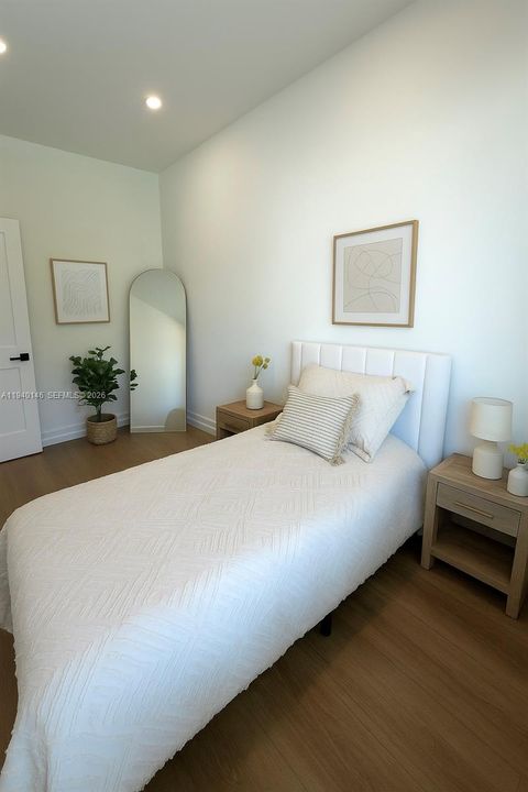 For Rent: $3,150 (2 beds, 1 baths, 800 Square Feet)