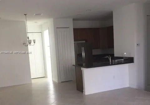 En Venta: $595,000 (3 camas, 3 baños, 1919 Pies cuadrados)
