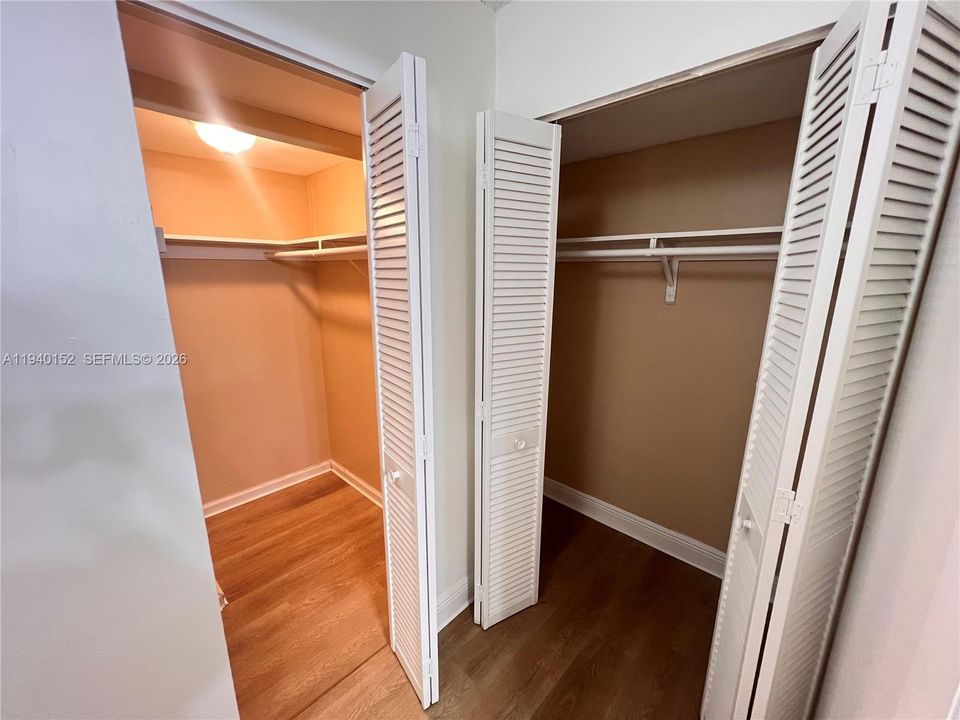 出租: $1,700 (2 贝兹, 2 浴室, 894 平方英尺)