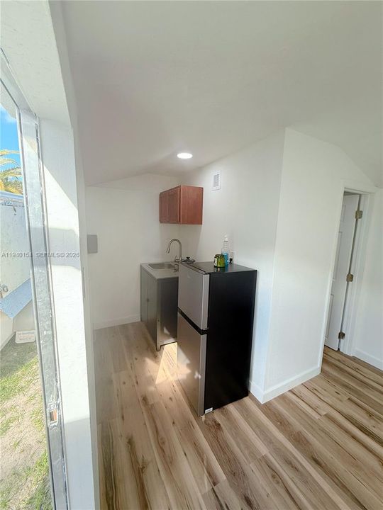 В аренду: $1,100 (1 спален, 1 ванн, 2230 Квадратных фут)