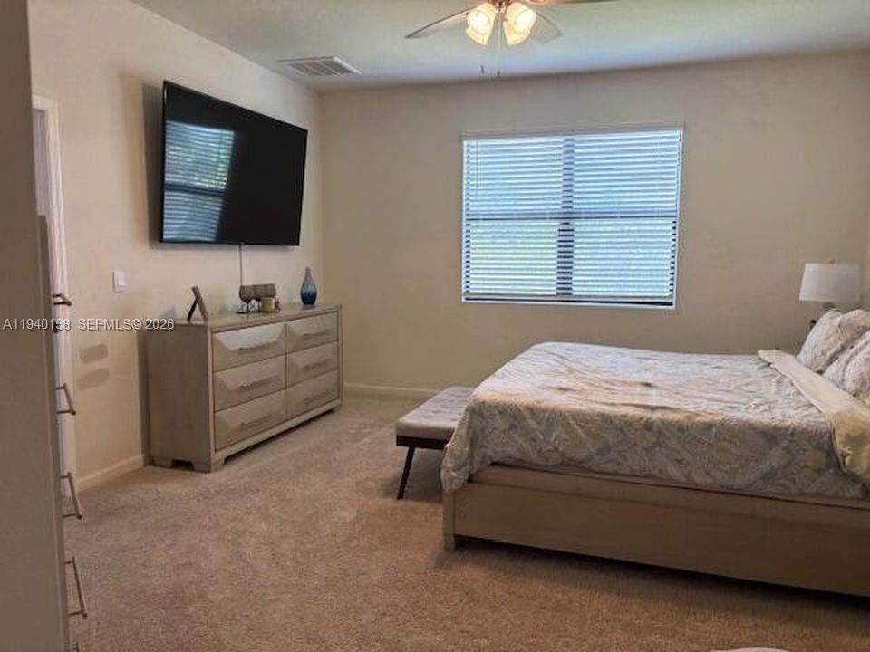 For Rent: $2,000 (4 beds, 2 baths, 1929 Square Feet)