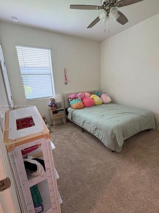 For Rent: $2,000 (4 beds, 2 baths, 1929 Square Feet)