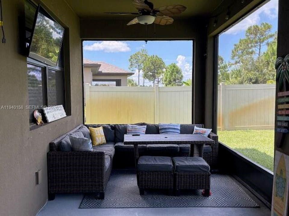 For Rent: $2,000 (4 beds, 2 baths, 1929 Square Feet)