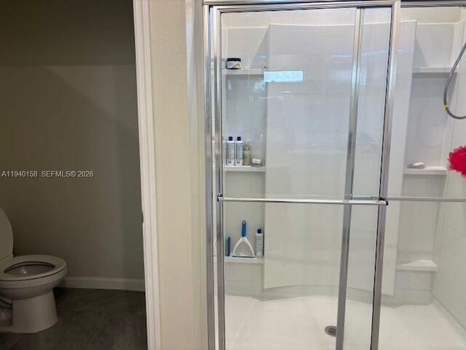 For Rent: $2,000 (4 beds, 2 baths, 1929 Square Feet)