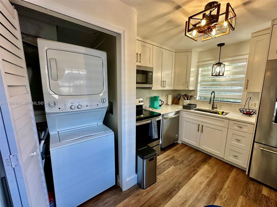 В аренду: $2,600 (2 спален, 1 ванн, 0 Квадратных фут)