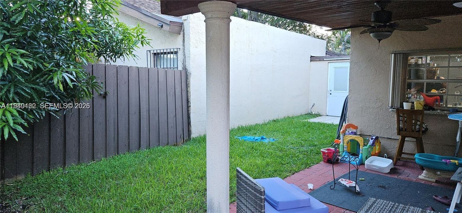 For Rent: $3,500 (3 beds, 2 baths, 1727 Square Feet)