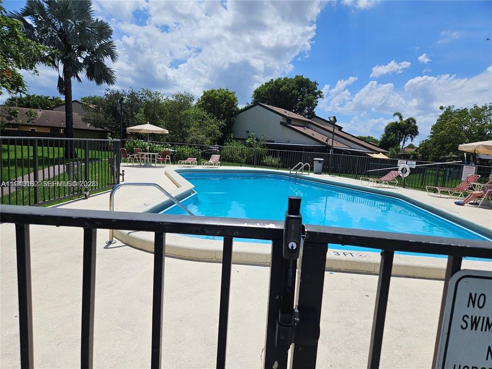 For Rent: $3,500 (3 beds, 2 baths, 1727 Square Feet)