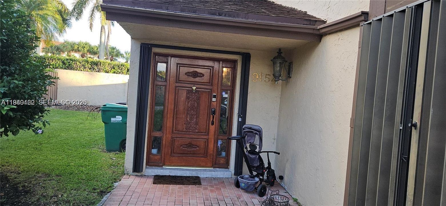 For Rent: $3,500 (3 beds, 2 baths, 1727 Square Feet)