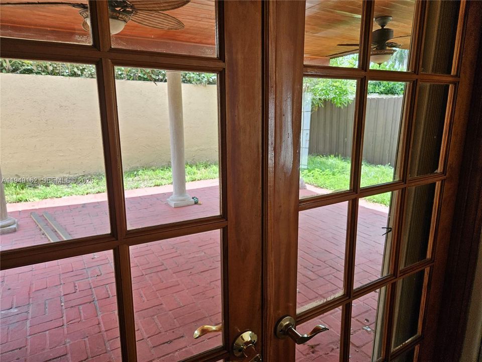 For Rent: $3,500 (3 beds, 2 baths, 1727 Square Feet)