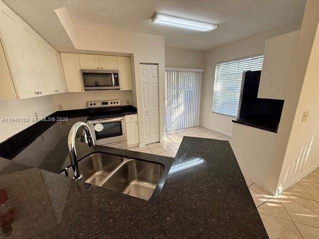 For Rent: $2,475 (3 beds, 2 baths, 1480 Square Feet)