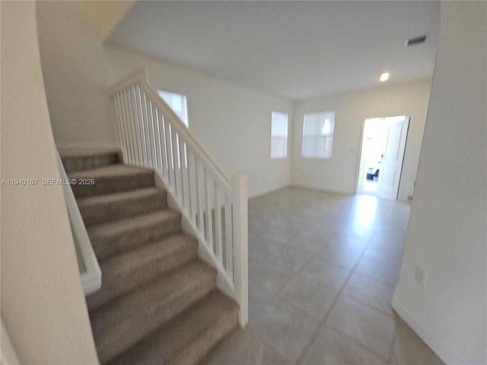 For Rent: $2,780 (3 beds, 2 baths, 1695 Square Feet)