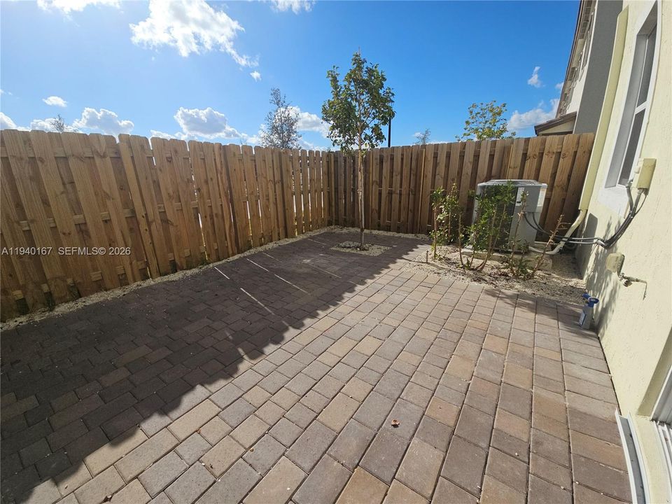 For Rent: $2,780 (3 beds, 2 baths, 1695 Square Feet)