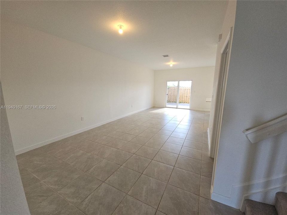 For Rent: $2,780 (3 beds, 2 baths, 1695 Square Feet)