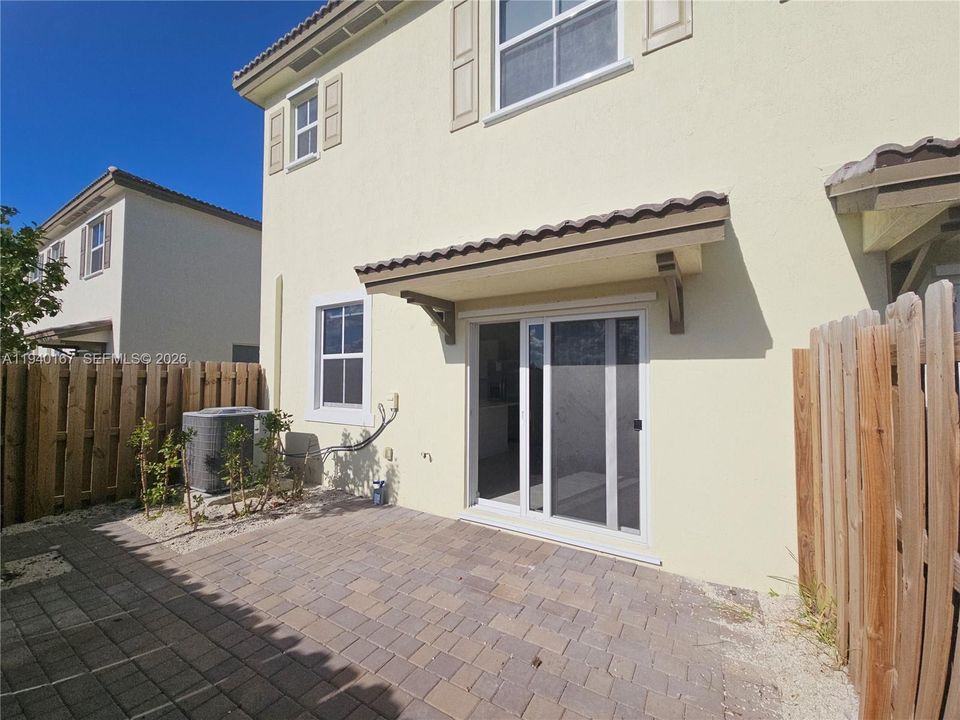 For Rent: $2,780 (3 beds, 2 baths, 1695 Square Feet)