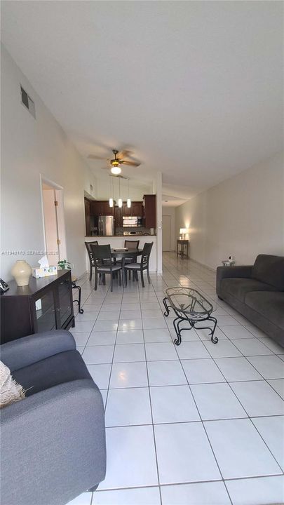 En Venta: $460,000 (3 camas, 2 baños, 1144 Pies cuadrados)