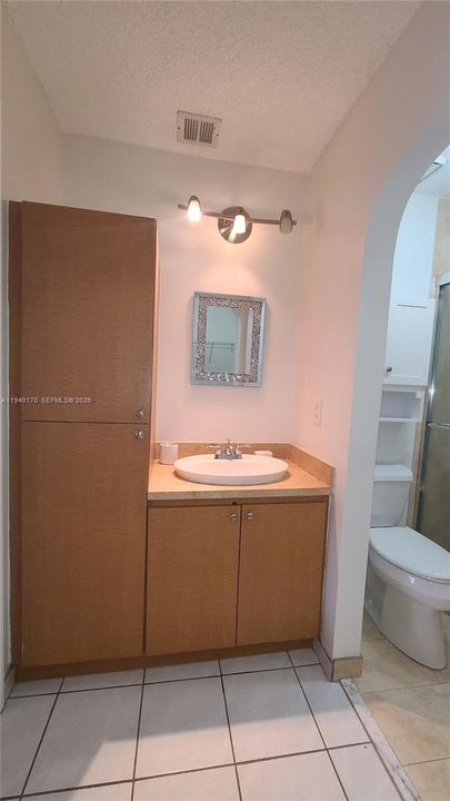 En Venta: $460,000 (3 camas, 2 baños, 1144 Pies cuadrados)